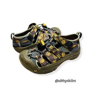 Keen Toddlers Newport H2 Sandals Shoes Size 13 Camo Green Closed Toe Water Shoes